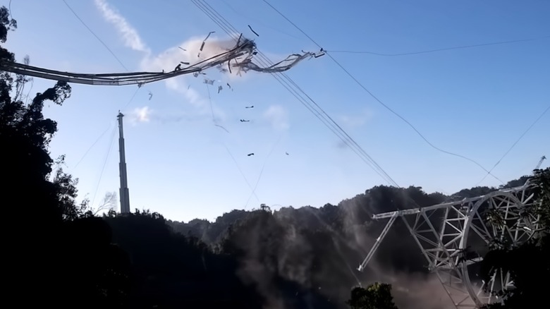 Cables snapping in collapse of Arecibo Observatory