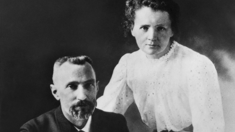 Marie and Pierre Curie posing together