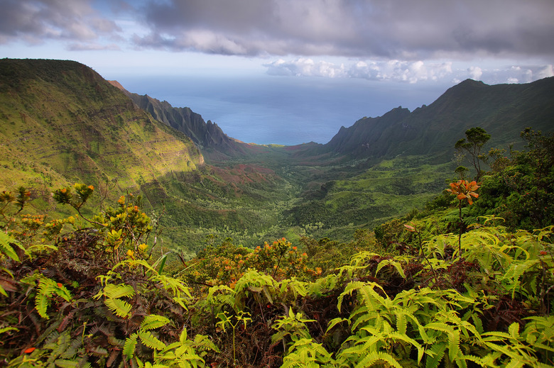 Majestic views of Napali coast from Kalalau lookout