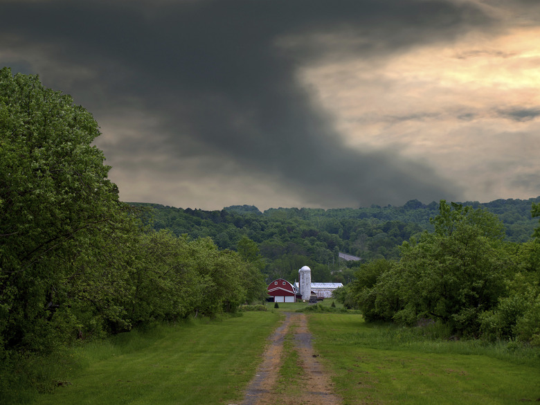 tornado approaching