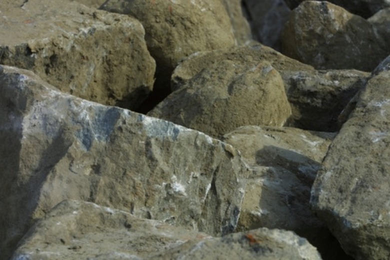 Differences Between Foliated & Non-Foliated Metamorphic Rocks