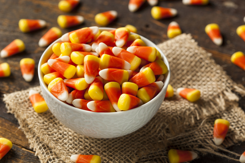 How do I Calculate the Number of Candy Corn Pieces in a Jar?