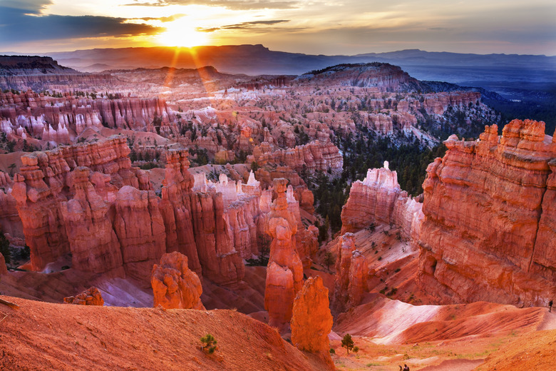 Sunrise Thor's Hammer Hoodoos Bryce Canyon National Park Utah