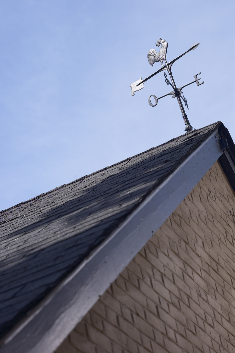 Rooftop weather vane