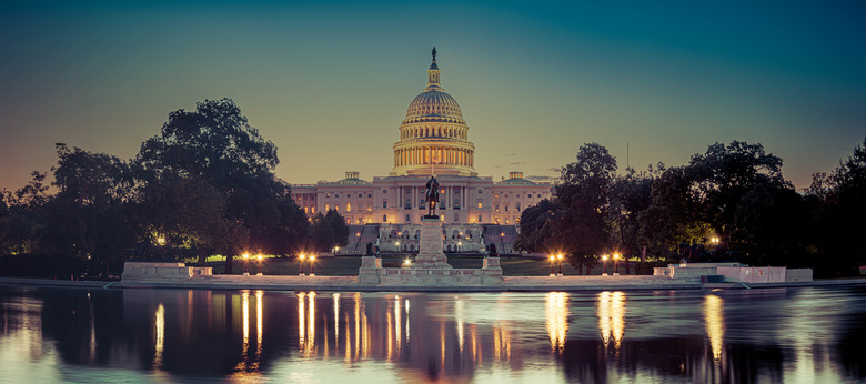 Panoramic image of the Capitol of the United States with the capitol reflecting pool