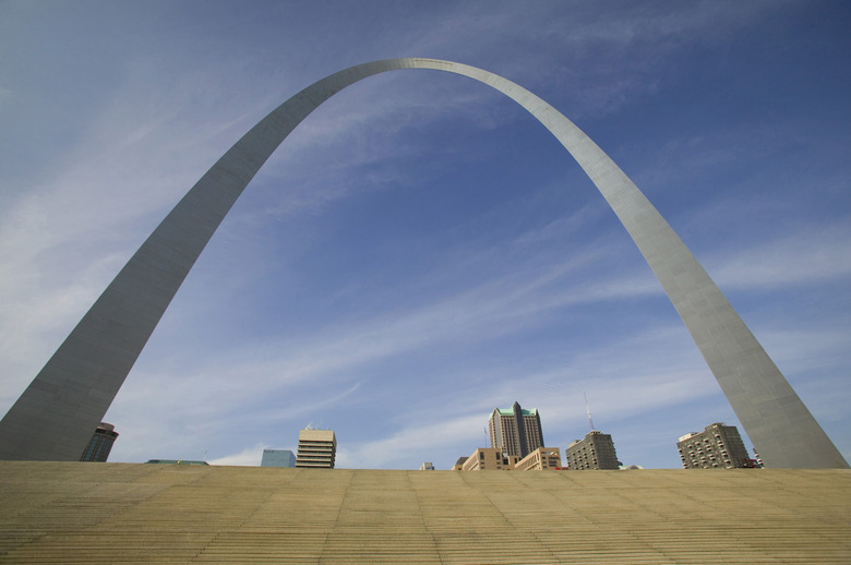 USA, Missouri, St. Louis, Gateway Arch, Low angle view of a monument