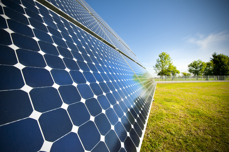 Photovoltaik - renewable and green engery: closeup of solar panel