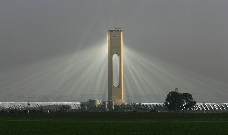 Solar Power Tower To Produce Enough Energy For 180,000 Homes