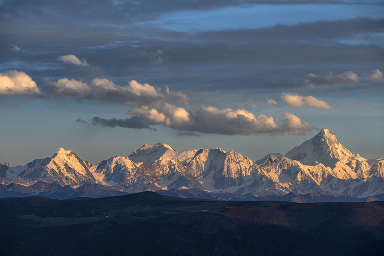 Sichuan Gongga Mountain At Dusk