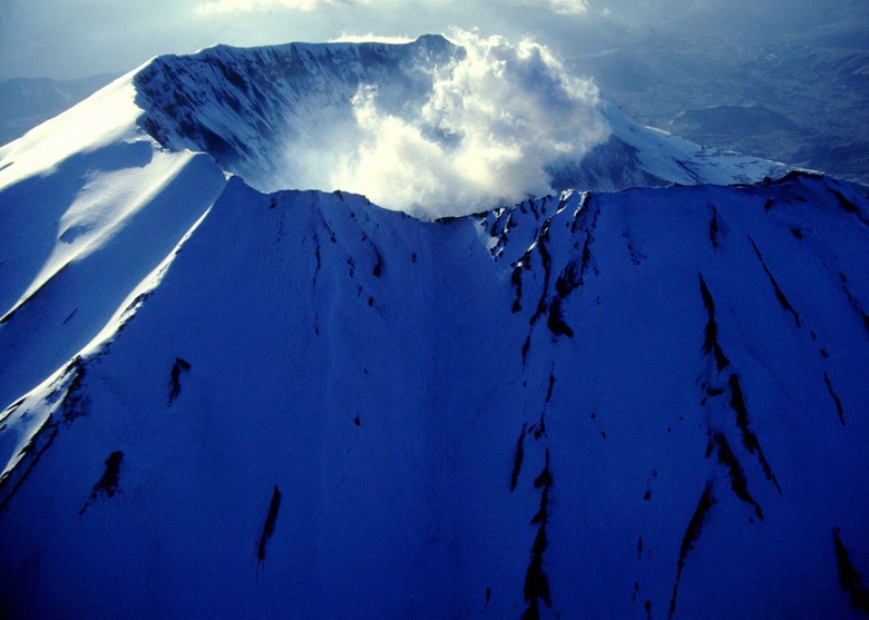 Snowcapped crater, Mount Saint Helens, Washington